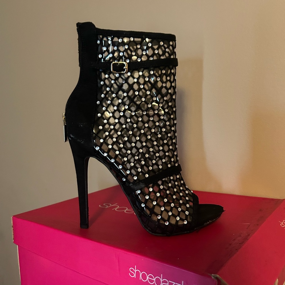 Shoe Dazzle Black and Silver Studded Heels